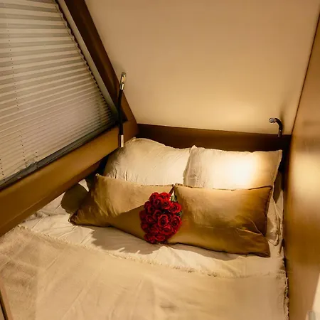 Luxury Catamaran In Marina Båthotell *